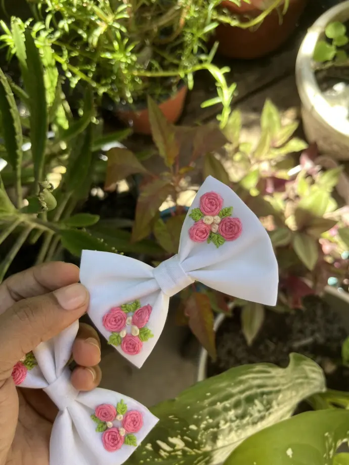 white Hair bow clip combined ( 4 pieces)