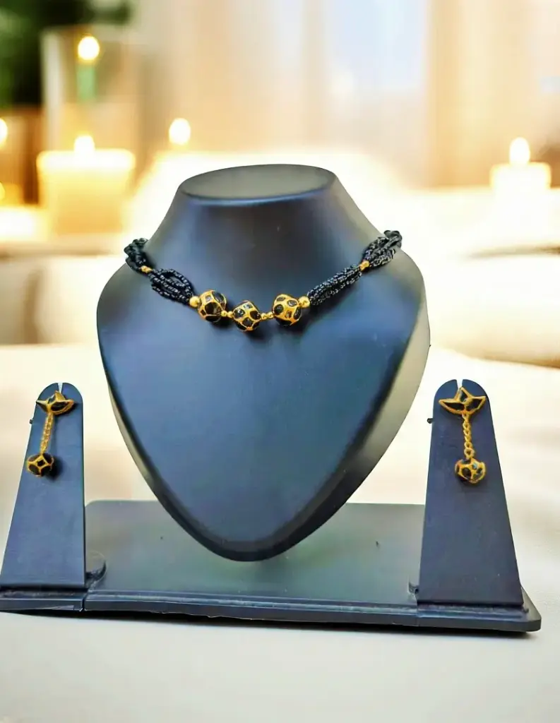 Bakhormoni Monimala – golden black set with earing (3 Bead )